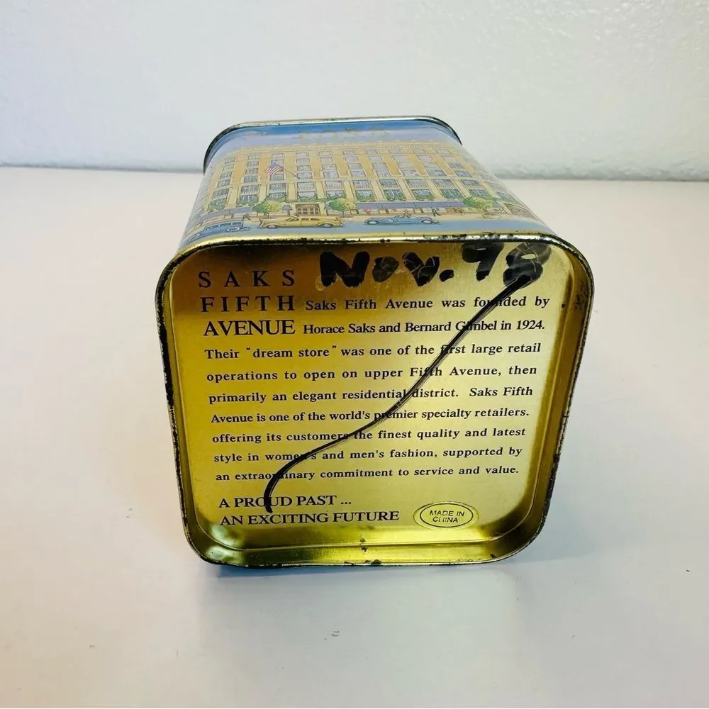 Saks Fifth Avenue‎ Vintage Teddy Bear Tin 6x3x3